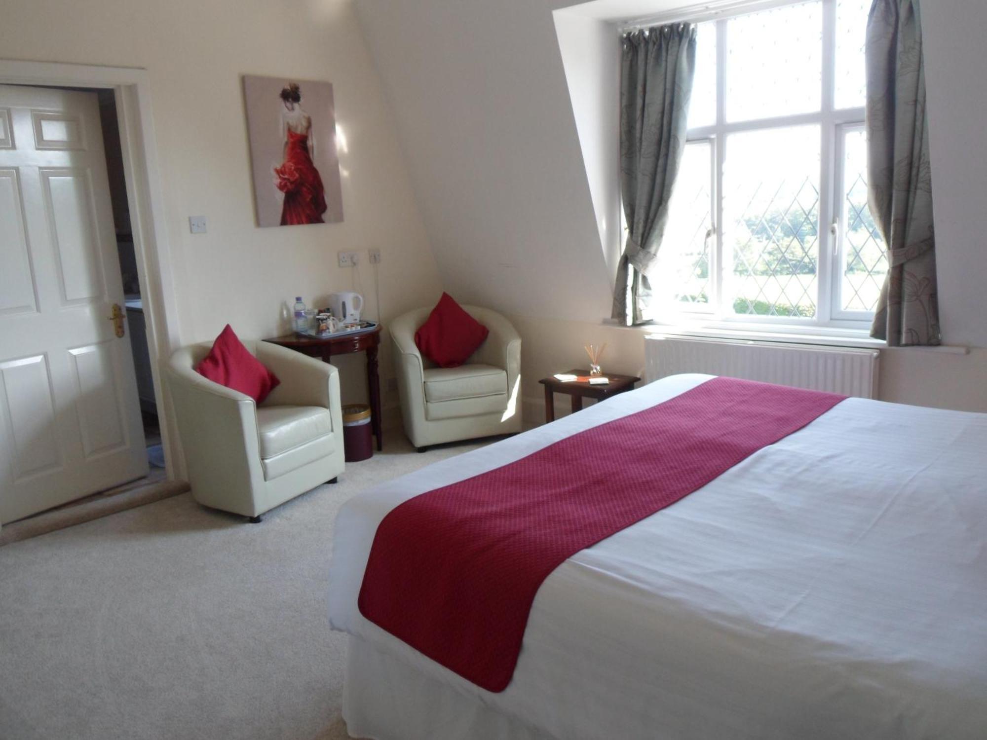 Trumbles Gatwick B&B Charlwood Zimmer foto